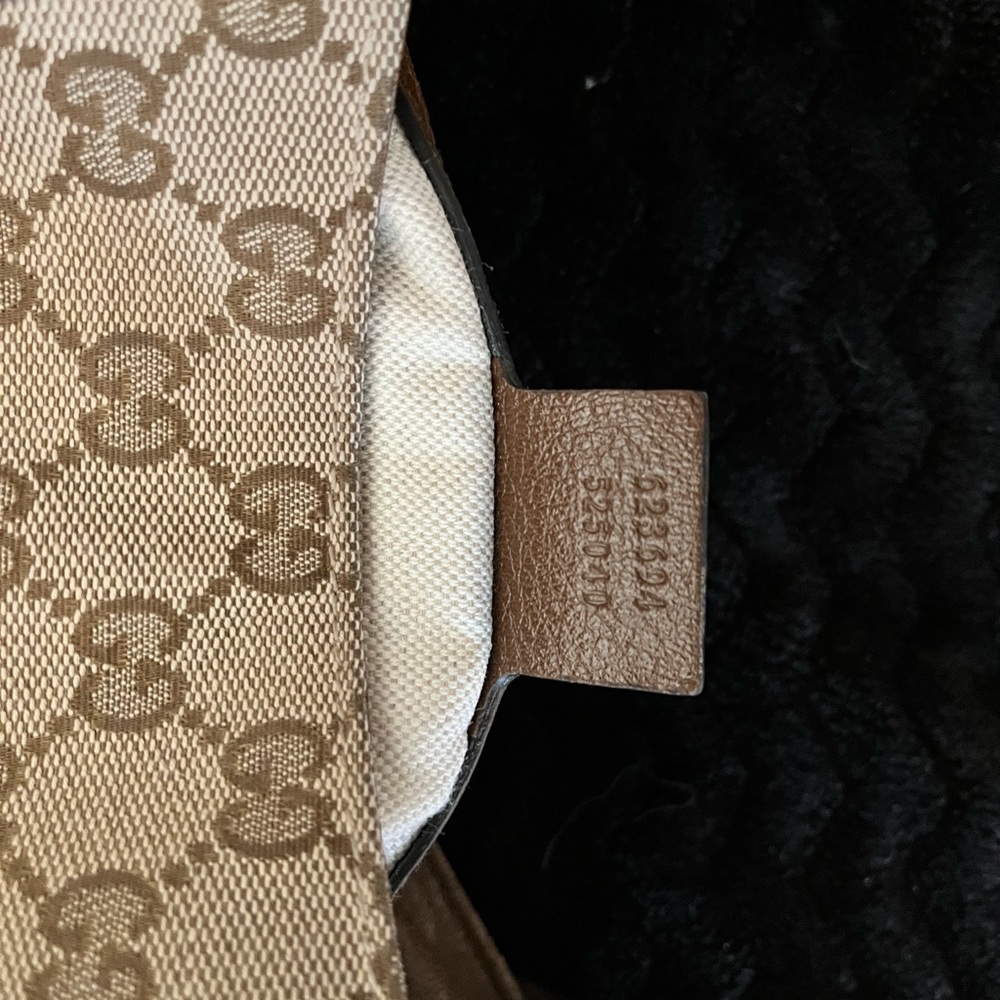 Authentic Gucci Handbag with dust bag and original packaging! - Picture 5 of 6
